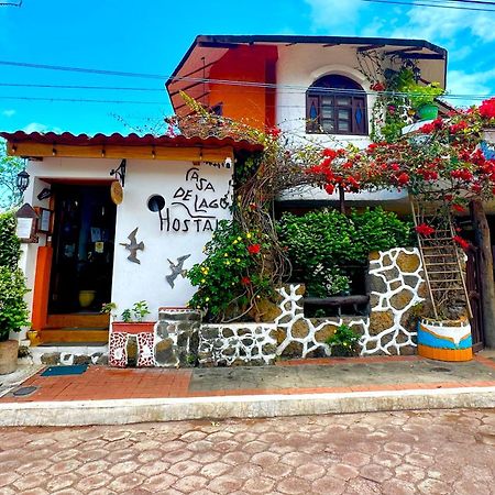 Casa Del Lago Lodging House Puerto Ayora  Exterior photo