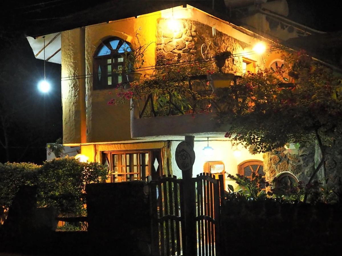 Casa Del Lago Lodging House Puerto Ayora  Exterior photo