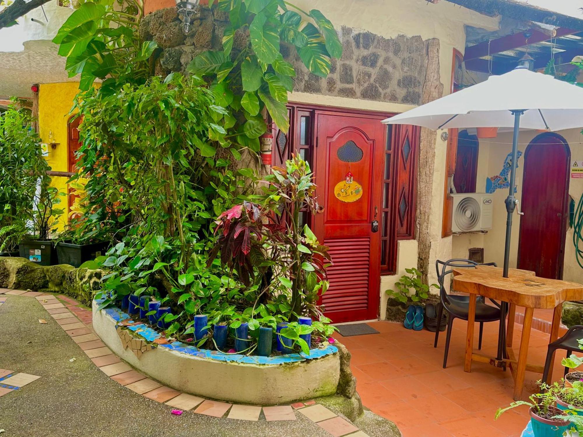 Casa Del Lago Lodging House Puerto Ayora  Exterior photo