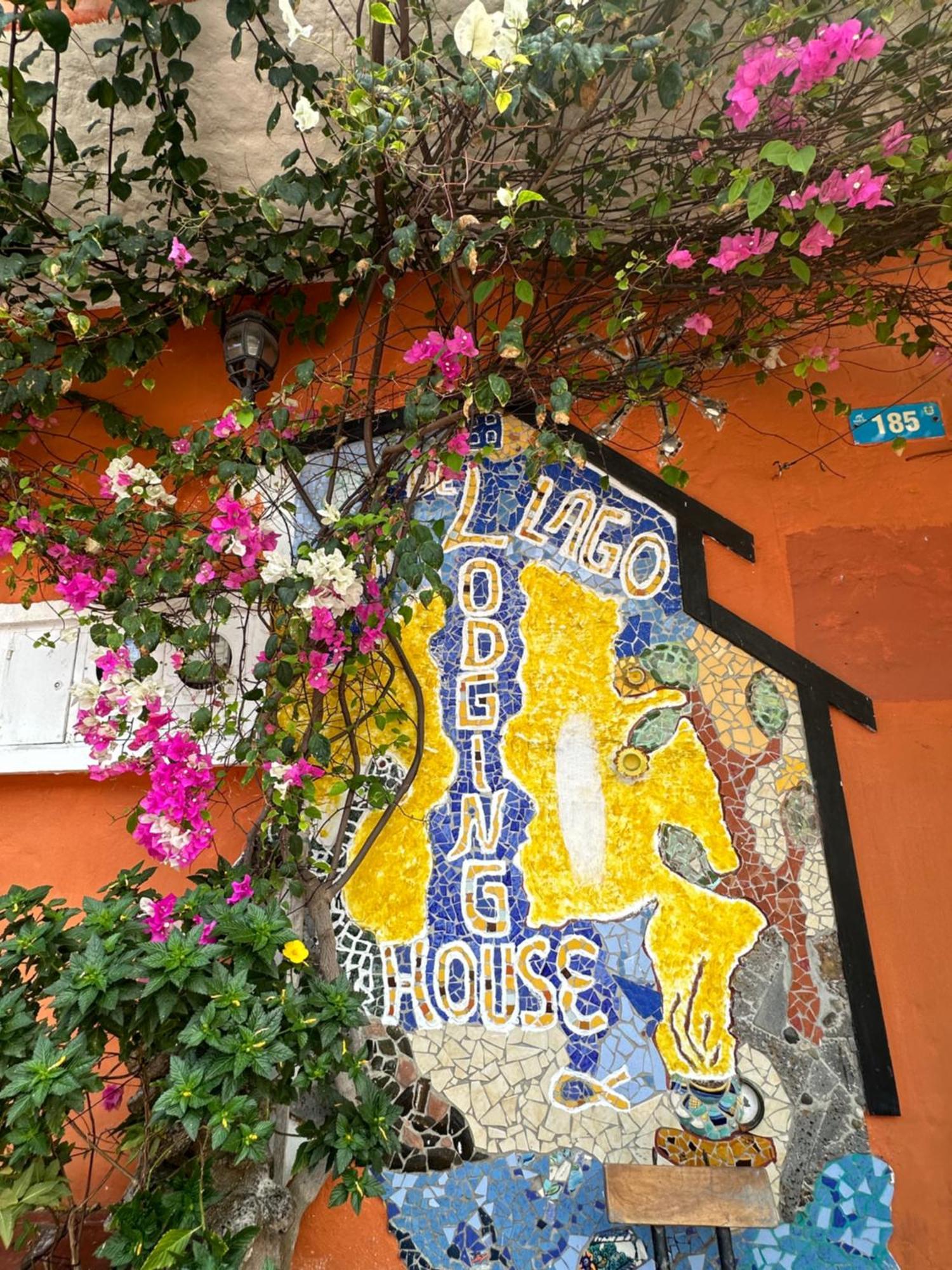 Casa Del Lago Lodging House Puerto Ayora  Exterior photo