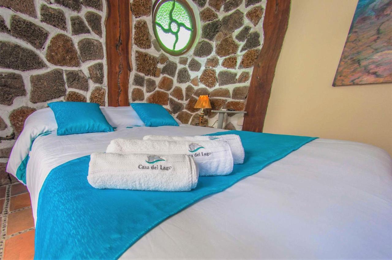 Casa Del Lago Lodging House Puerto Ayora  Exterior photo